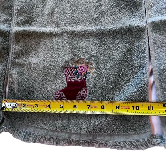 VTG Christmas Holiday Hand Towels 100% Cotton Stitched Green Set of 3 Embroidery - Picture 14 of 16